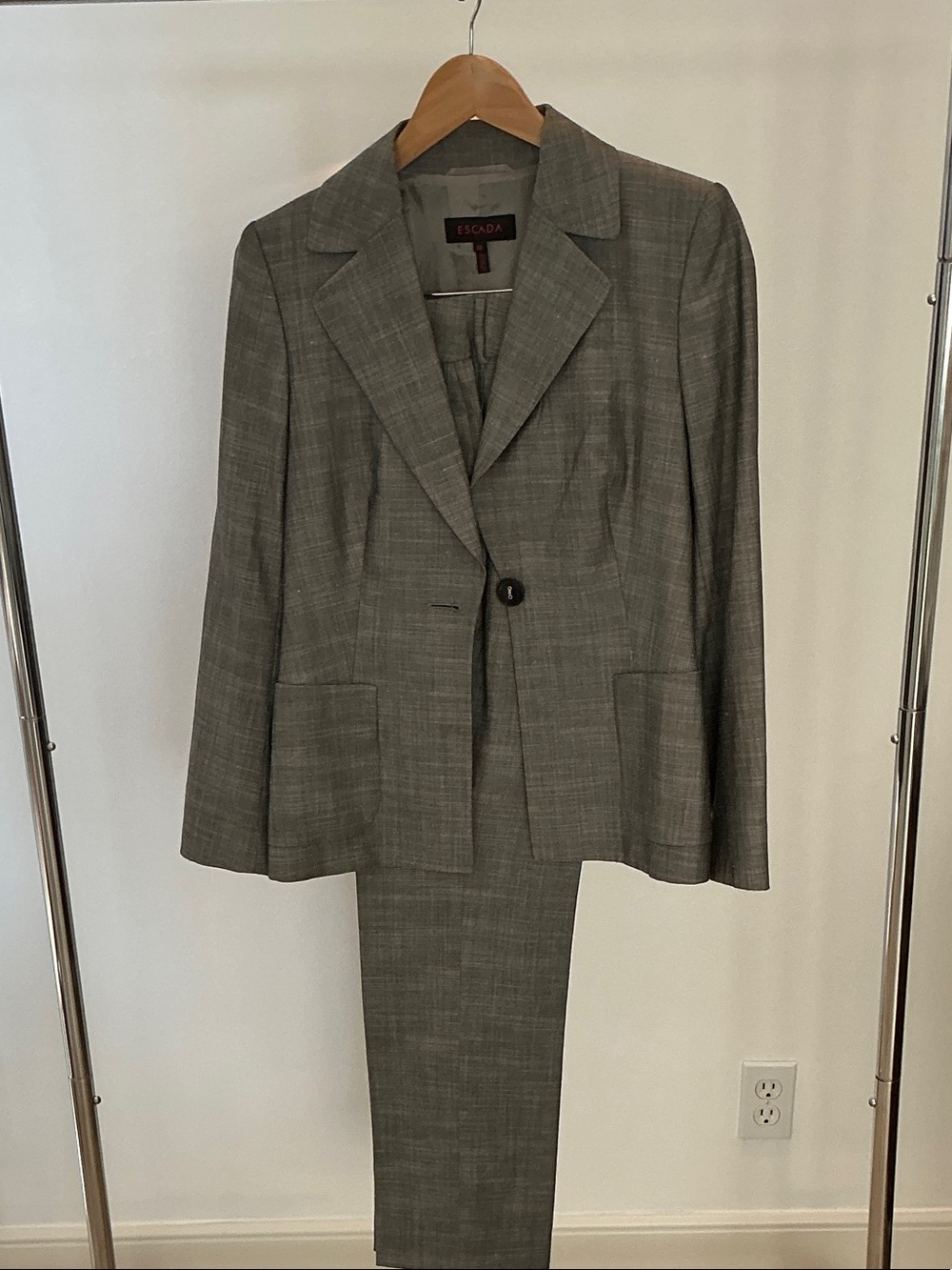 Escada Gray Tailored Women's Two-Piece Suit Jacket & Trousers